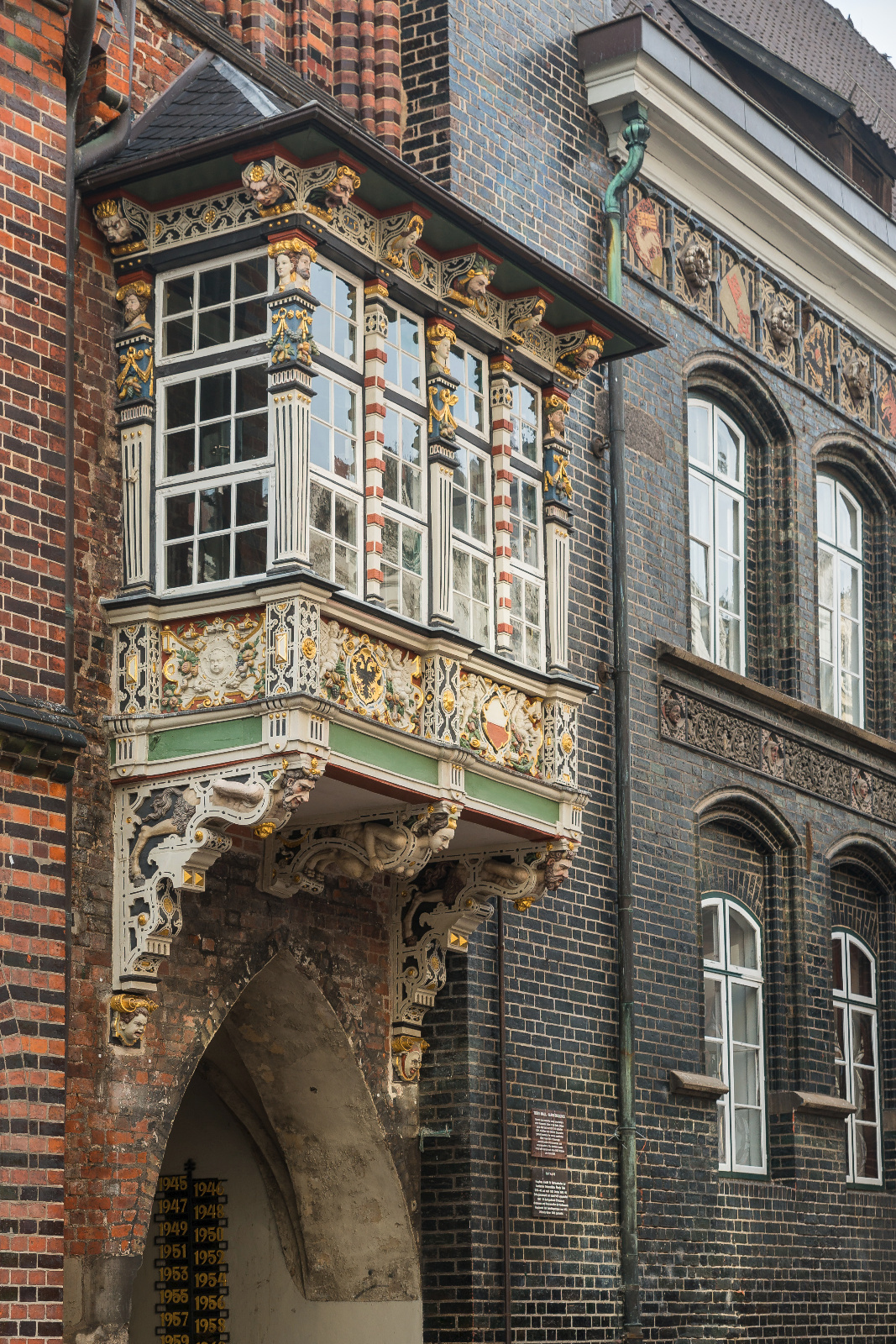 Erker am Gebäude der Stadtverwaltung in der Breiten Straße